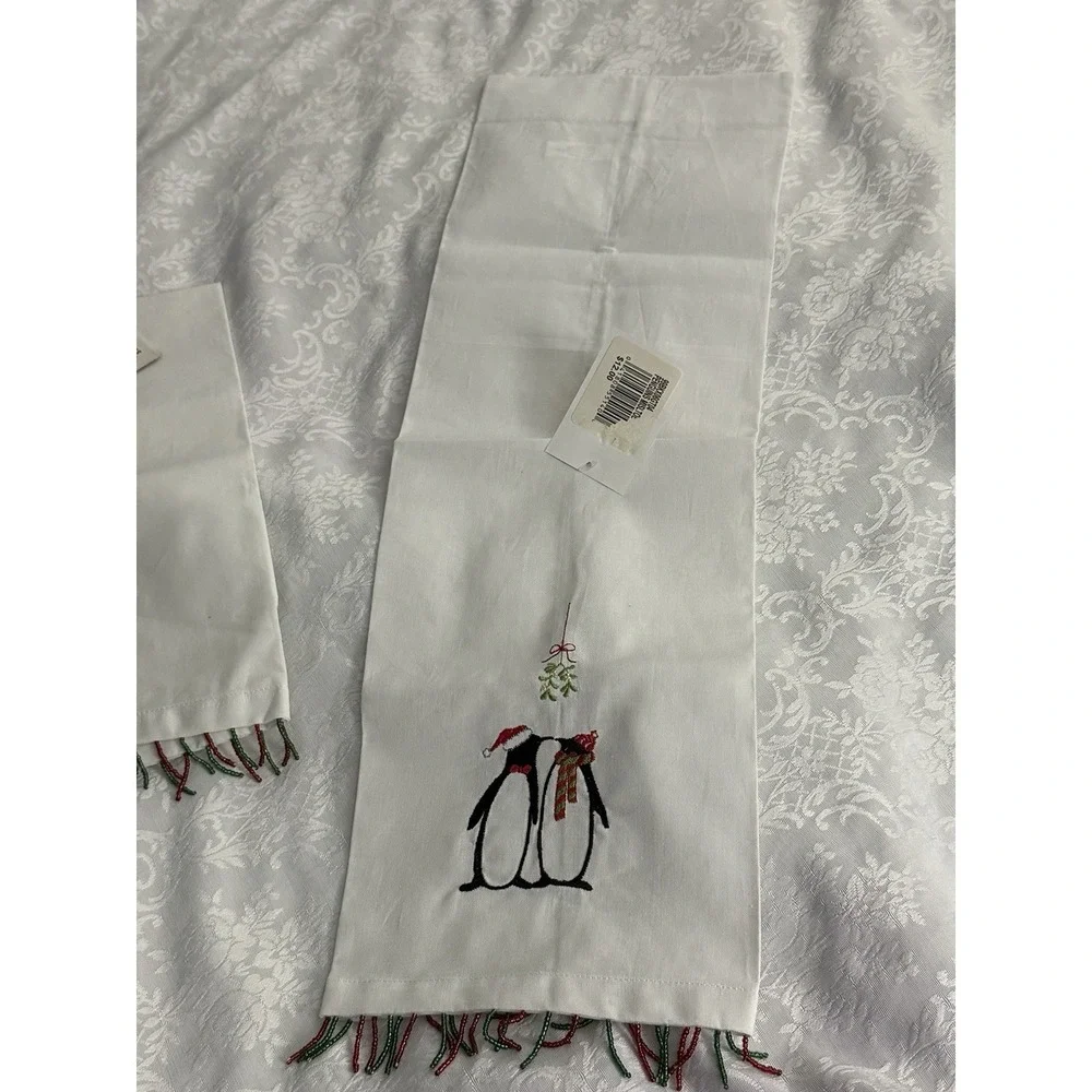 PHI Christmas‎ Traditions 2 NWT Tea Hand Towels Penguins Mistletoe Cotton
